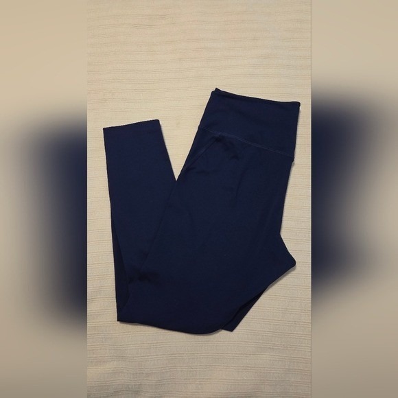 Quiet Luxury Girlfriend Collective High-Rise Compressive Sculpting Leggings - Picture 3 of 8